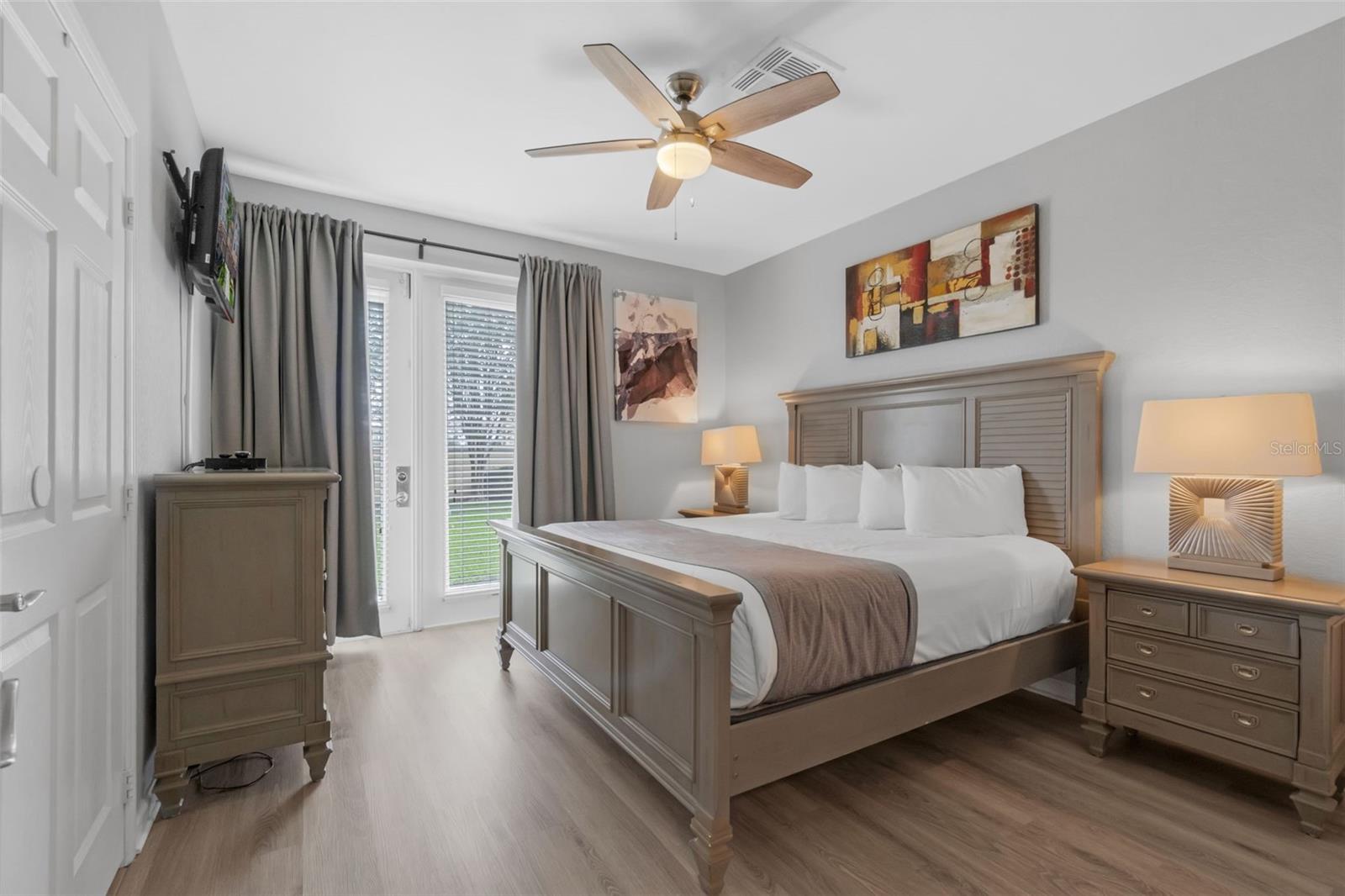 Image 18 of 43 For 5038 Tideview Circle 21