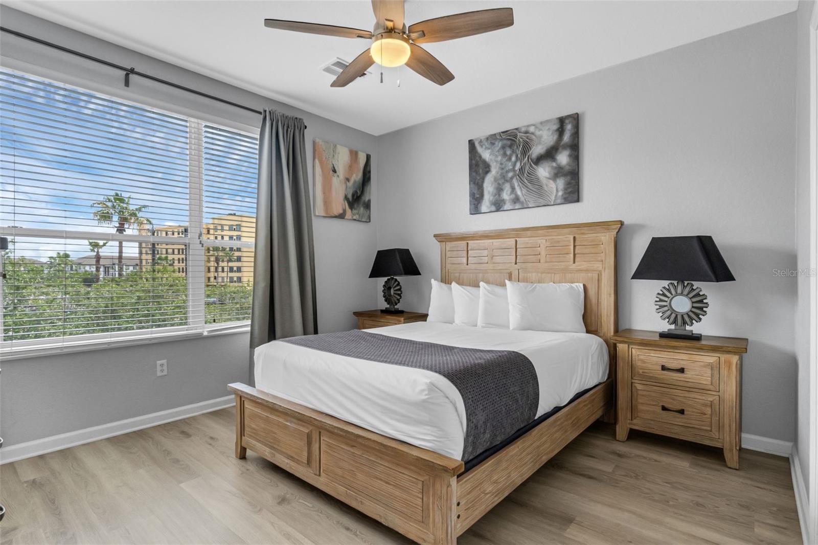 Image 20 of 43 For 5038 Tideview Circle 21