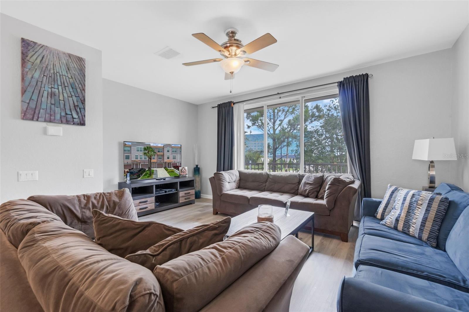 Image 5 of 43 For 5038 Tideview Circle 21