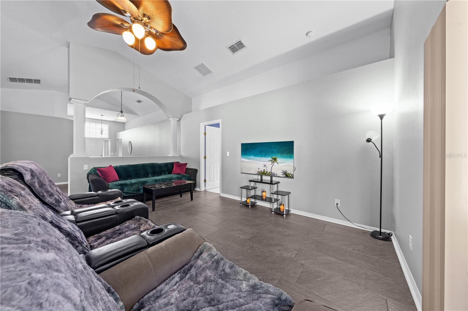 Image 6 of 55 For 4726 Ashurst Street