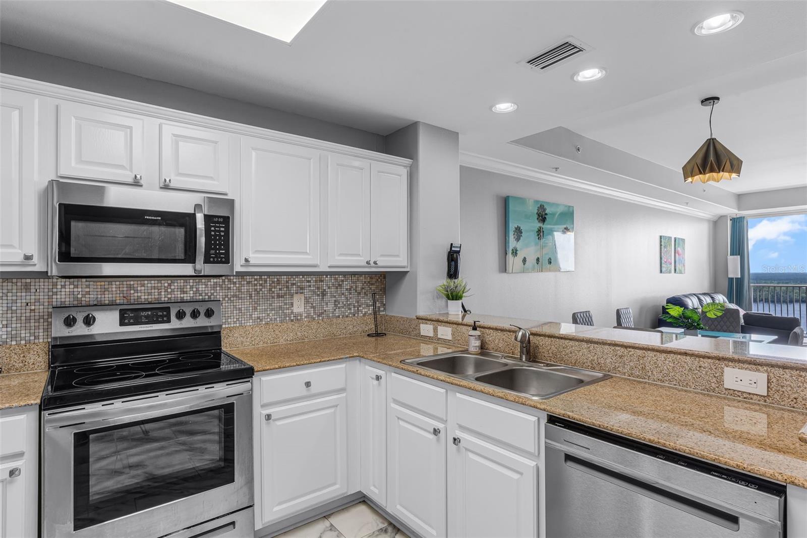 Image 6 of 61 For 13427 Blue Heron Beach Drive 1703