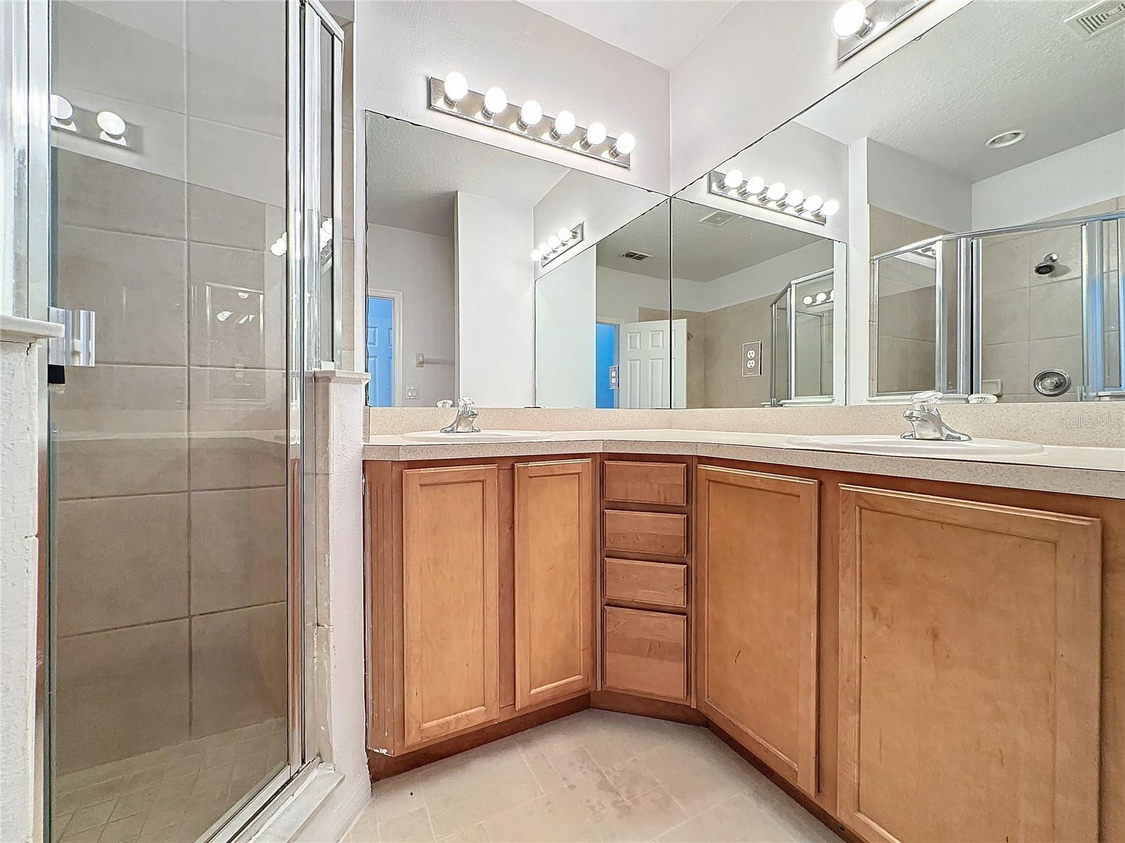 Image 31 of 48 For 4328 Paradise Cove Court