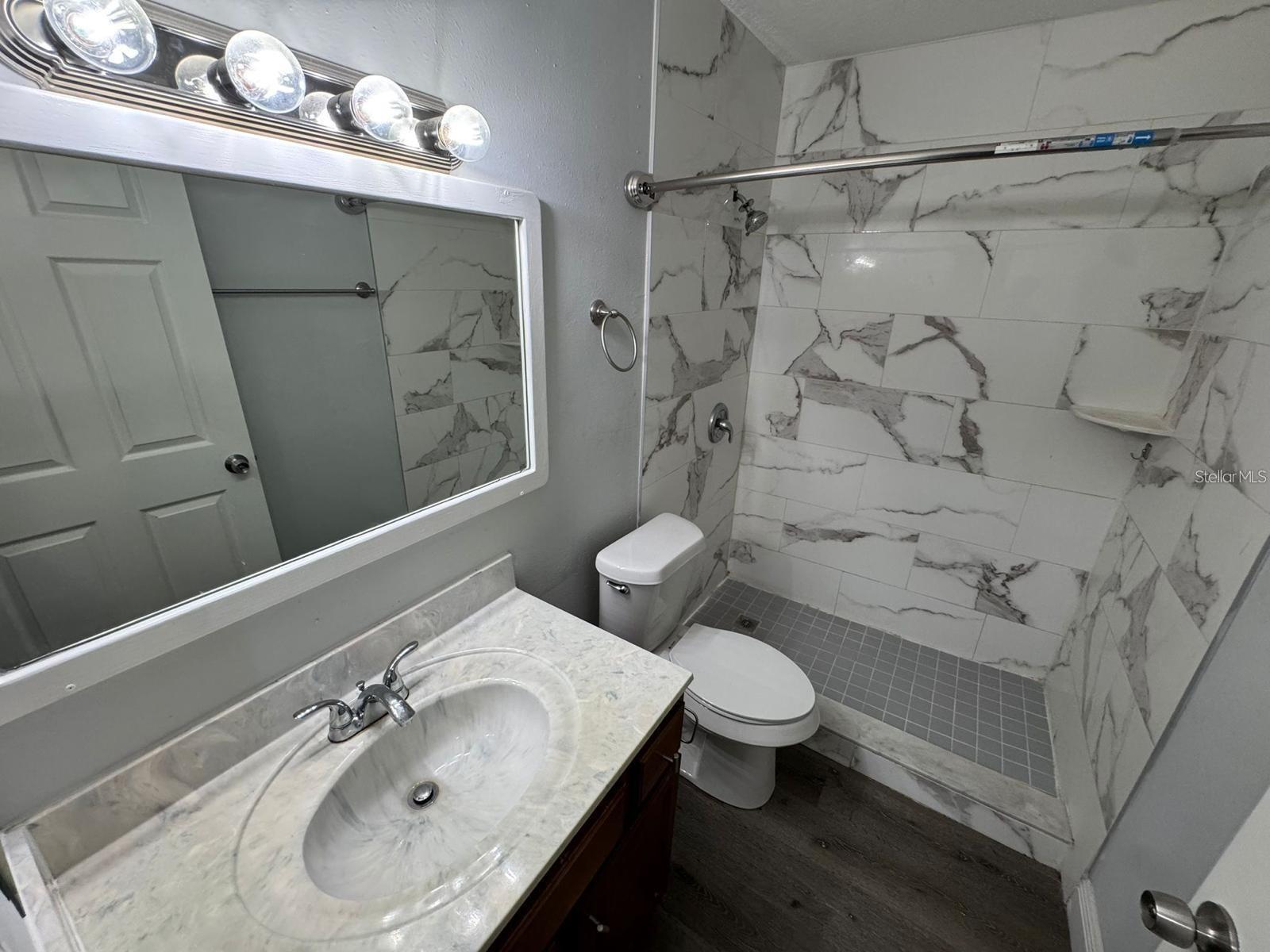 Image 4 of 7 For 2920 50th Court C