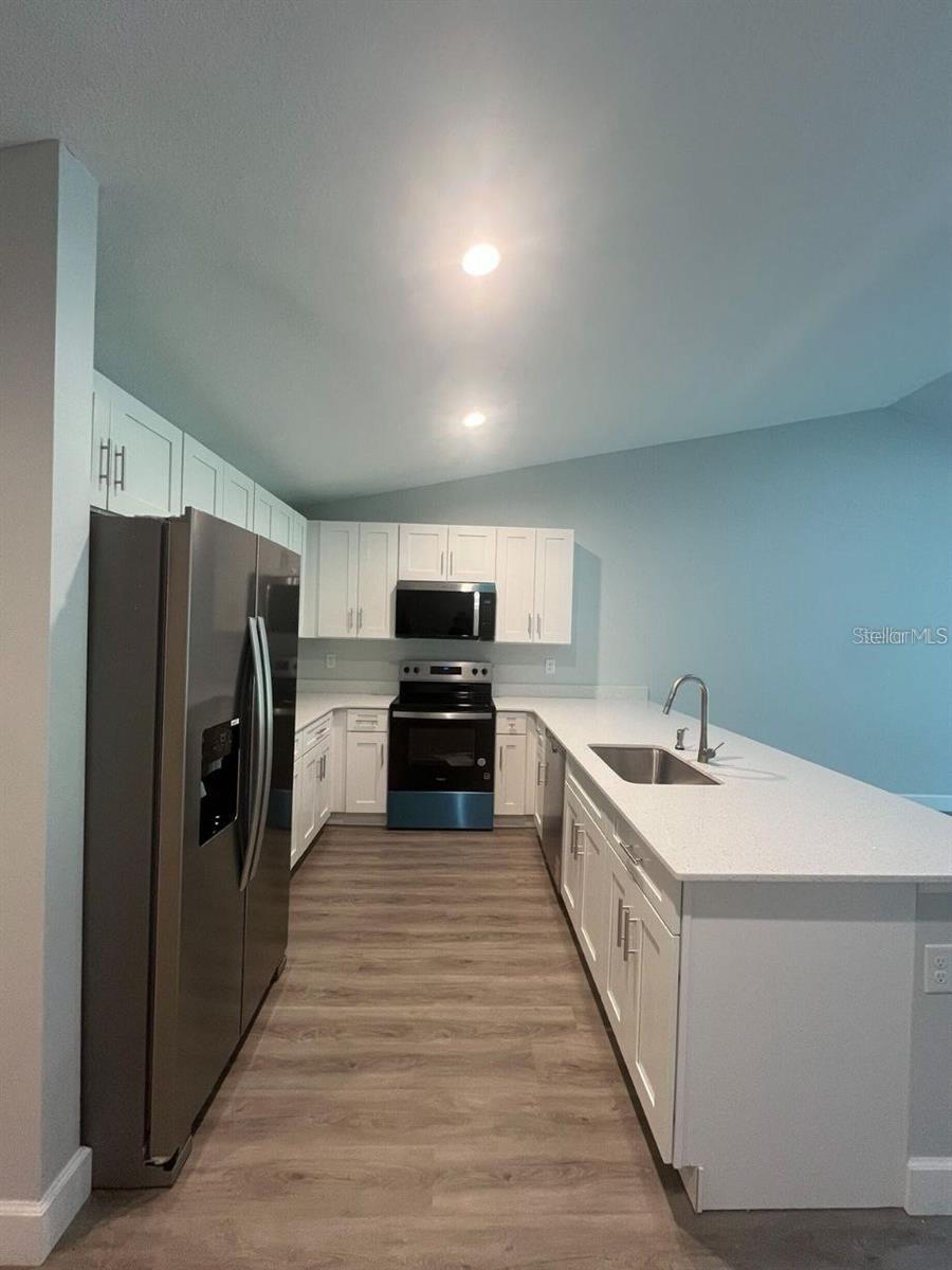 Image 2 of 8 For 10467 Port Everglades Street 10469