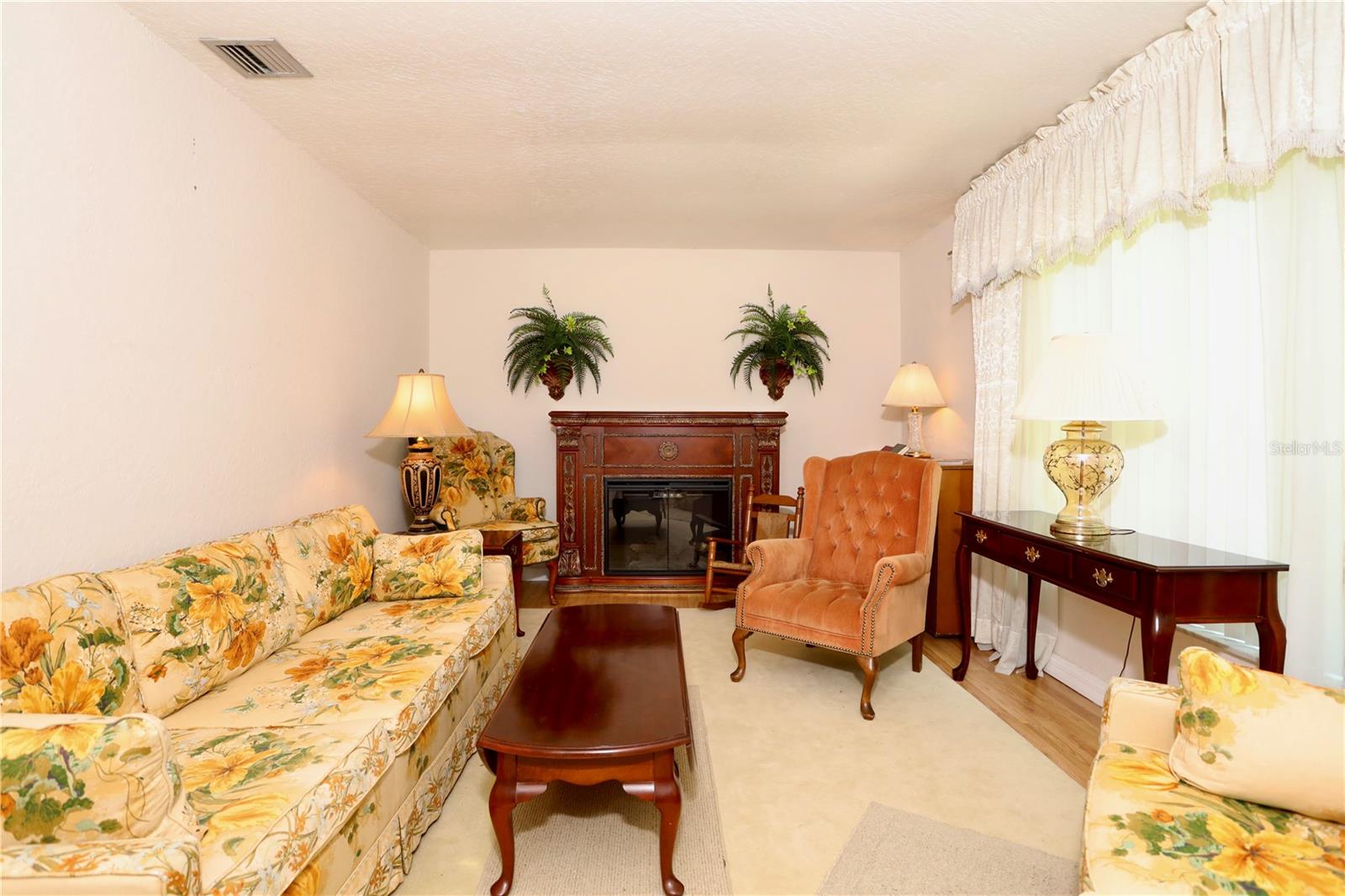 Image 18 of 67 For 860 Oak Shore Drive