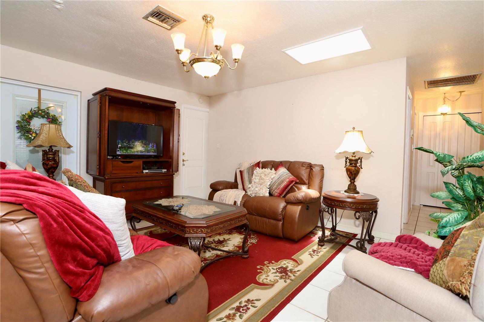 Image 20 of 67 For 860 Oak Shore Drive