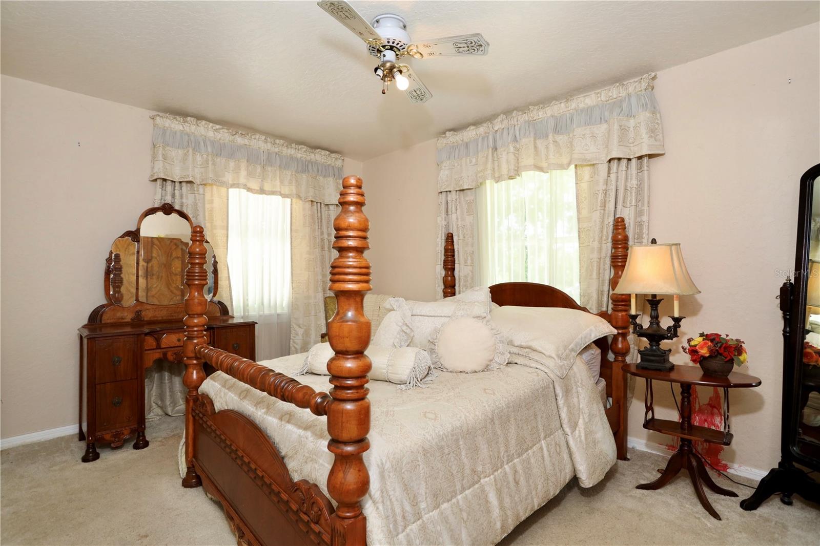 Image 40 of 67 For 860 Oak Shore Drive