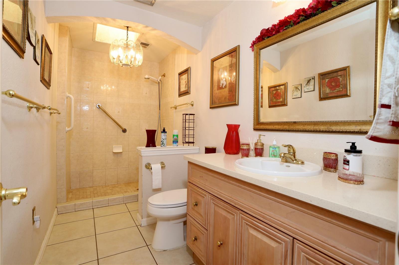 Image 41 of 67 For 860 Oak Shore Drive