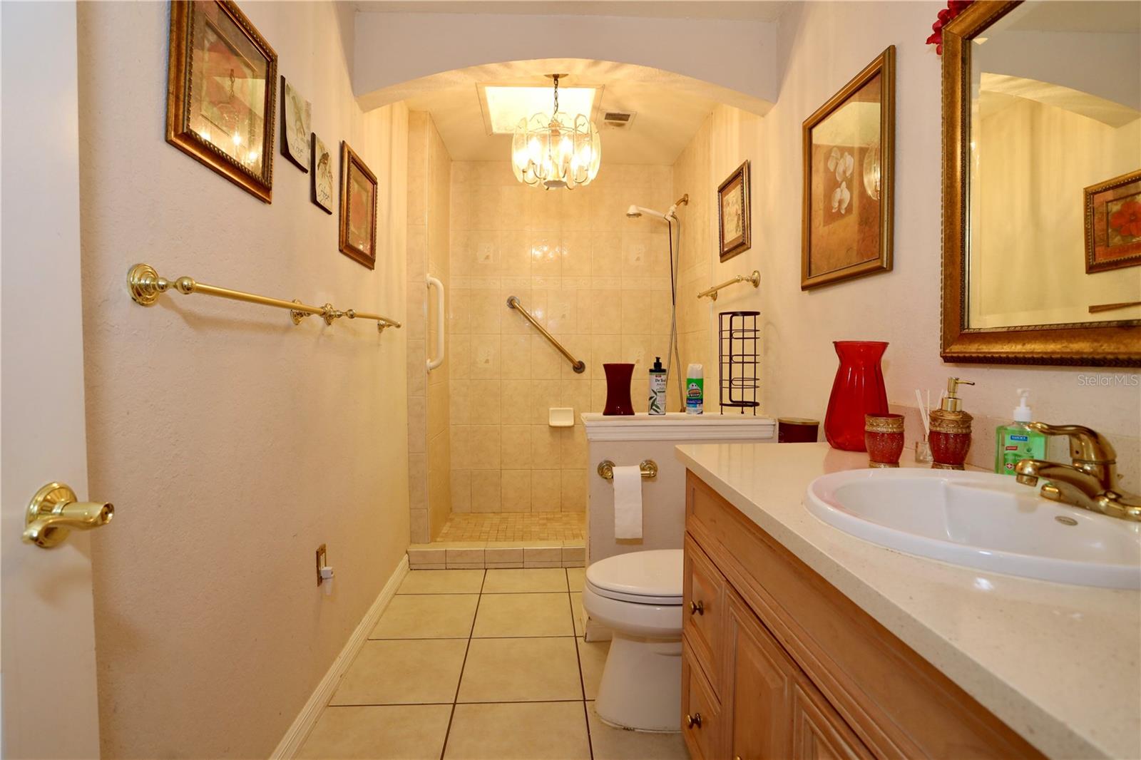 Image 42 of 67 For 860 Oak Shore Drive