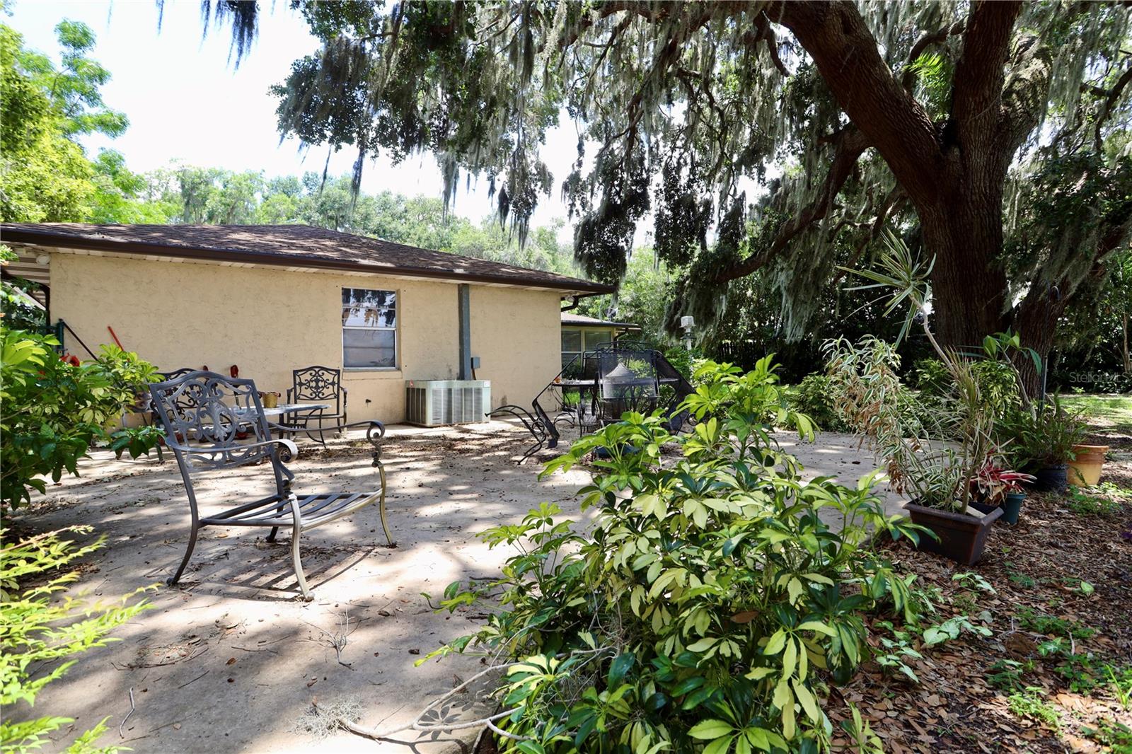 Image 50 of 67 For 860 Oak Shore Drive