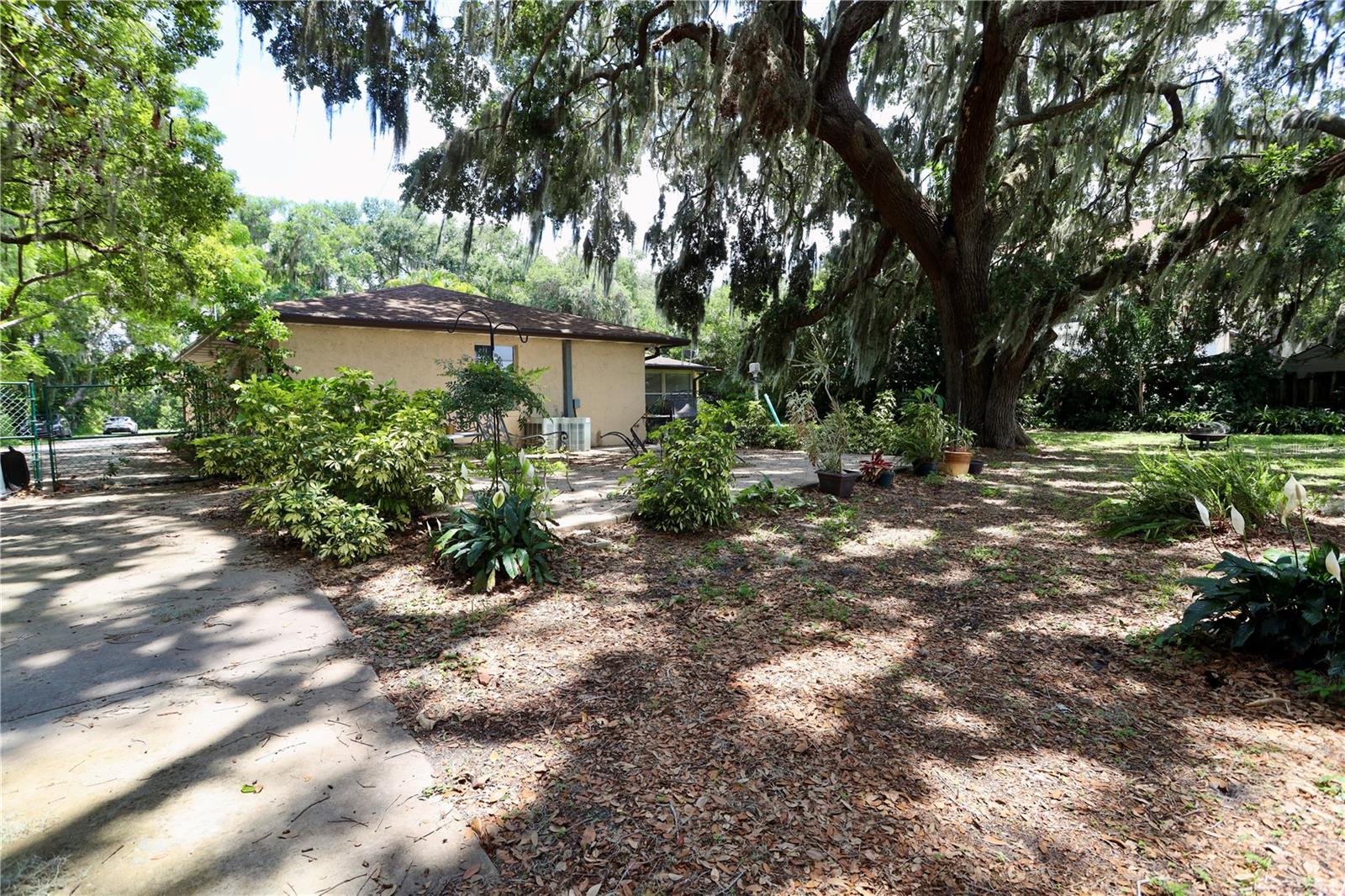 Image 53 of 67 For 860 Oak Shore Drive