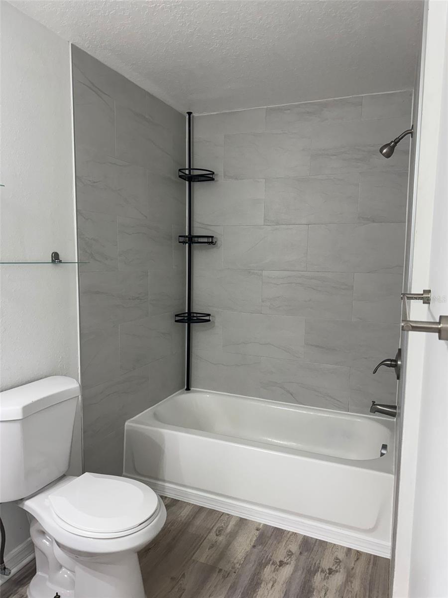 Image 12 of 16 For 5572 Metrowest Boulevard 311
