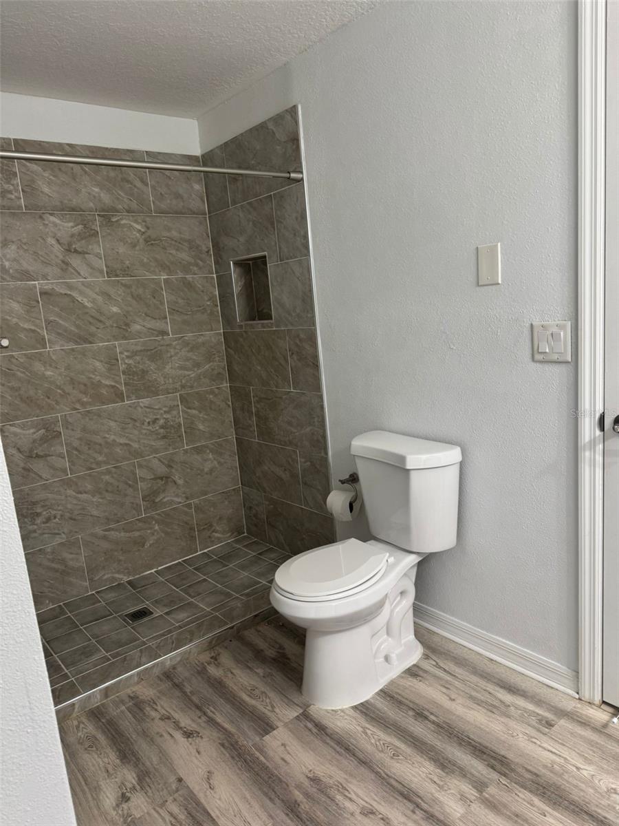Image 13 of 16 For 5572 Metrowest Boulevard 311