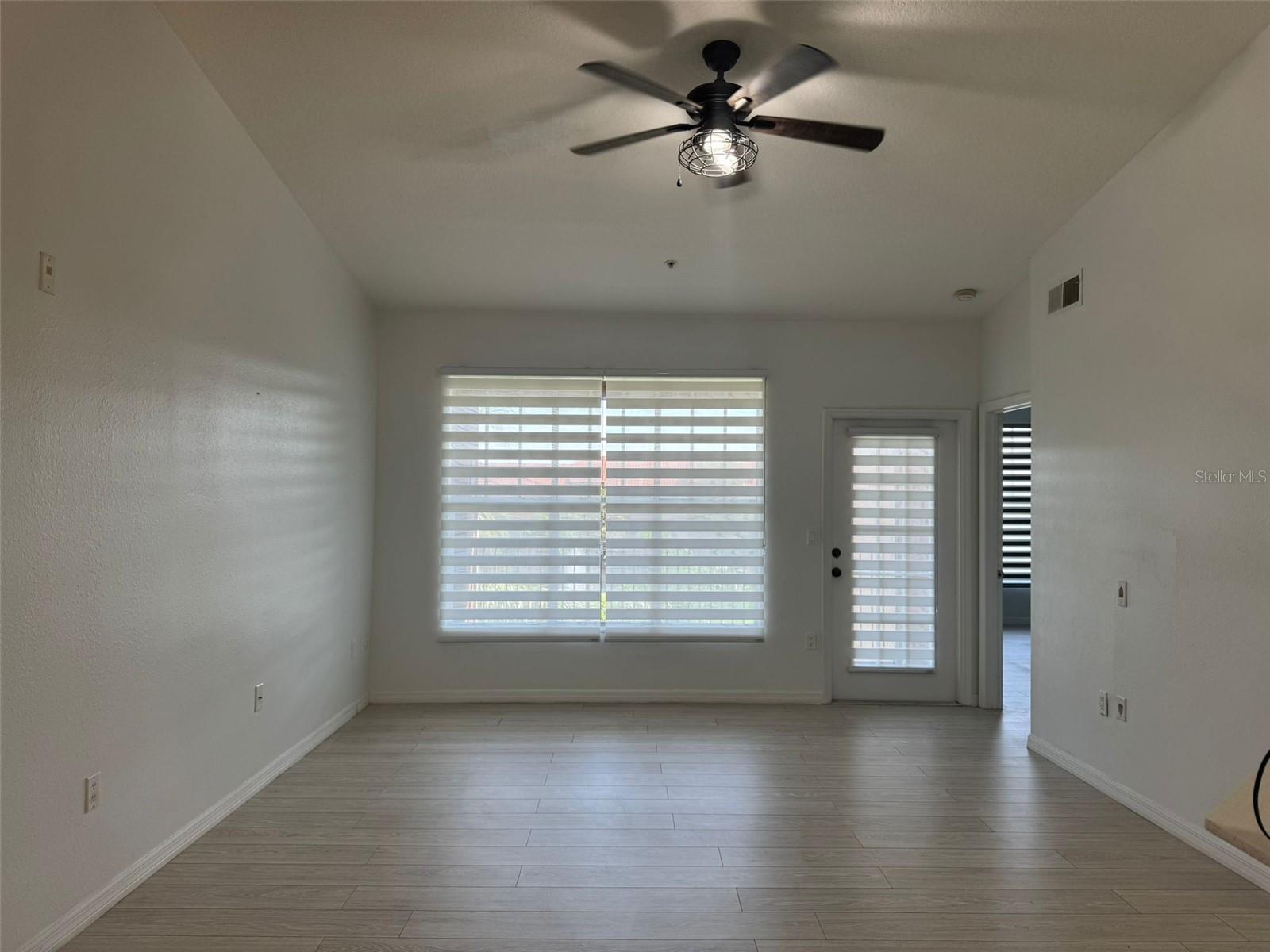 Image 2 of 16 For 5572 Metrowest Boulevard 311