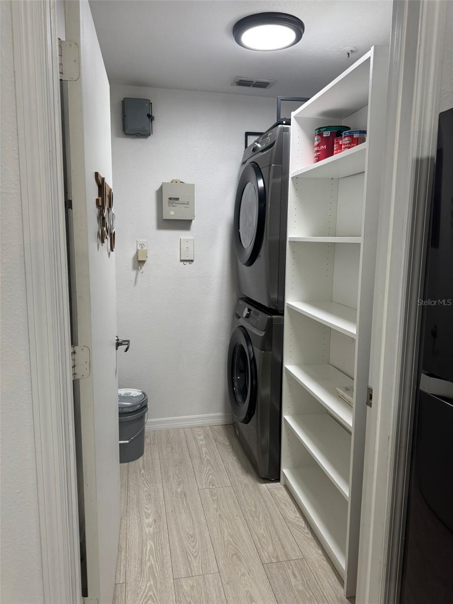 Image 8 of 16 For 5572 Metrowest Boulevard 311