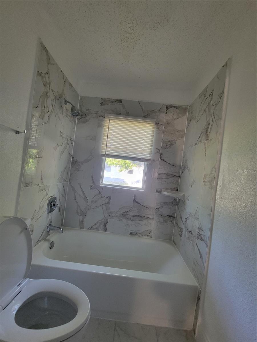 Image 27 of 45 For 4228 Lenox Boulevard
