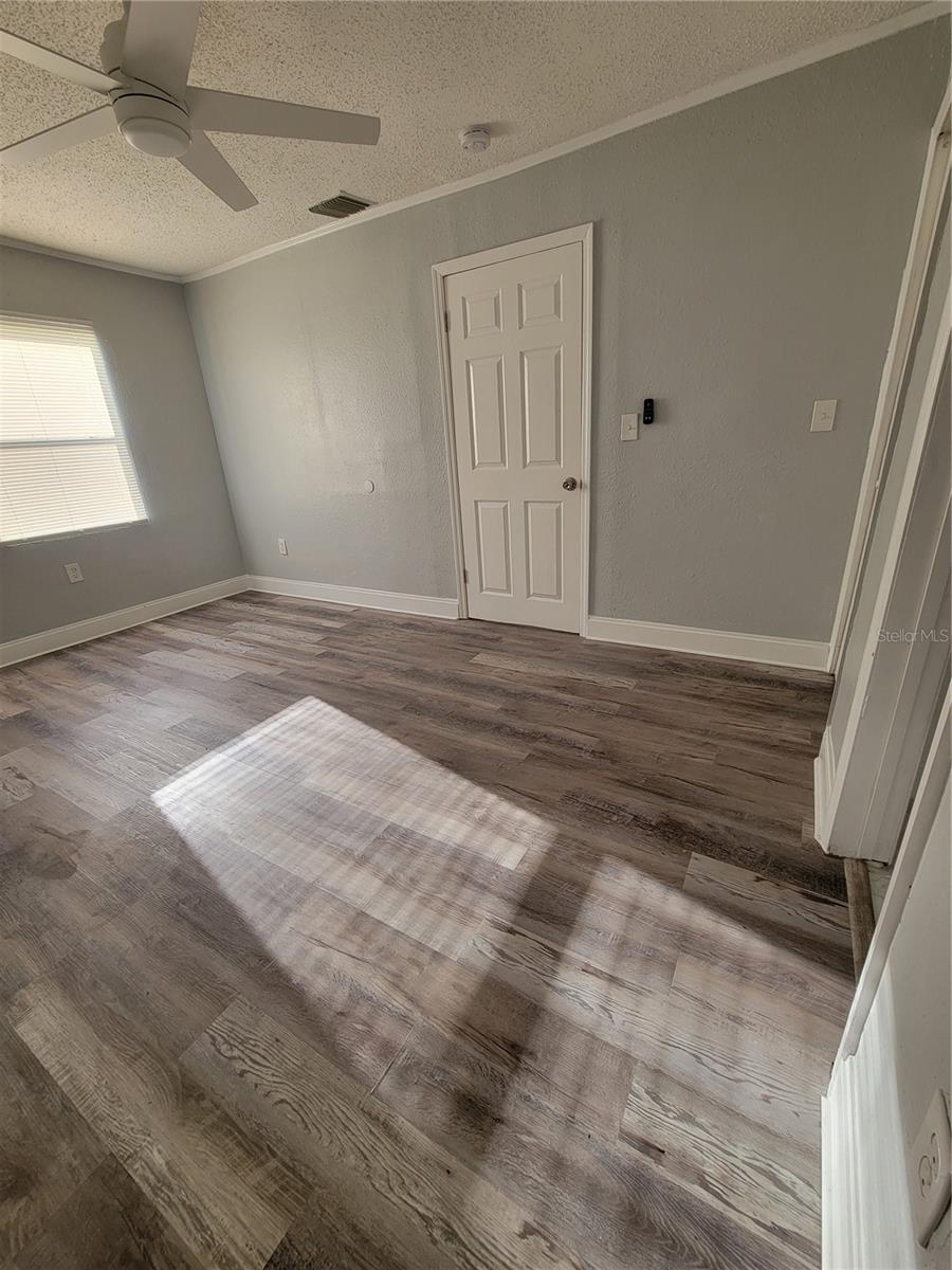 Image 4 of 45 For 4228 Lenox Boulevard