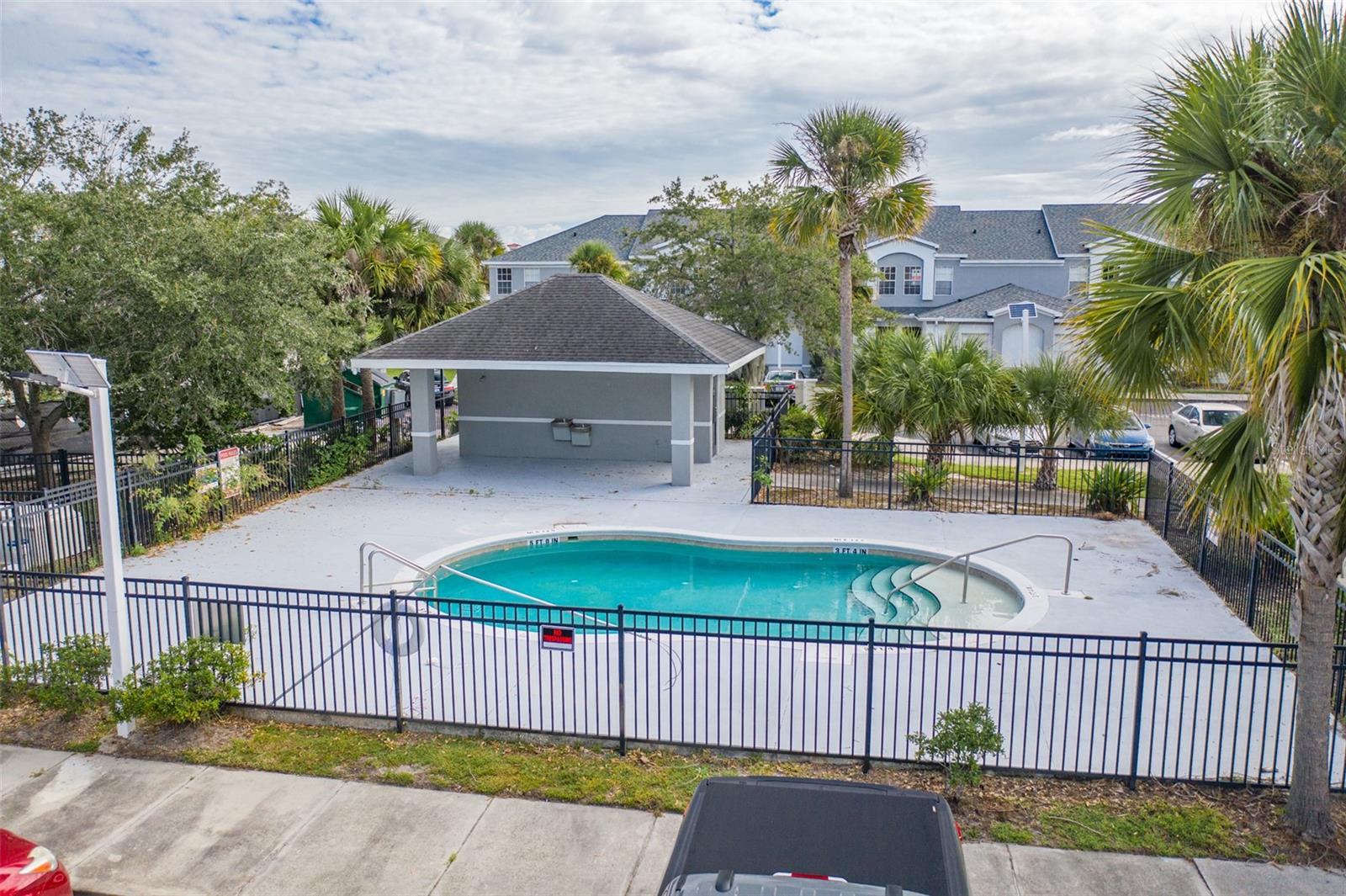 Image 3 of 38 For 2122 Penny Lane