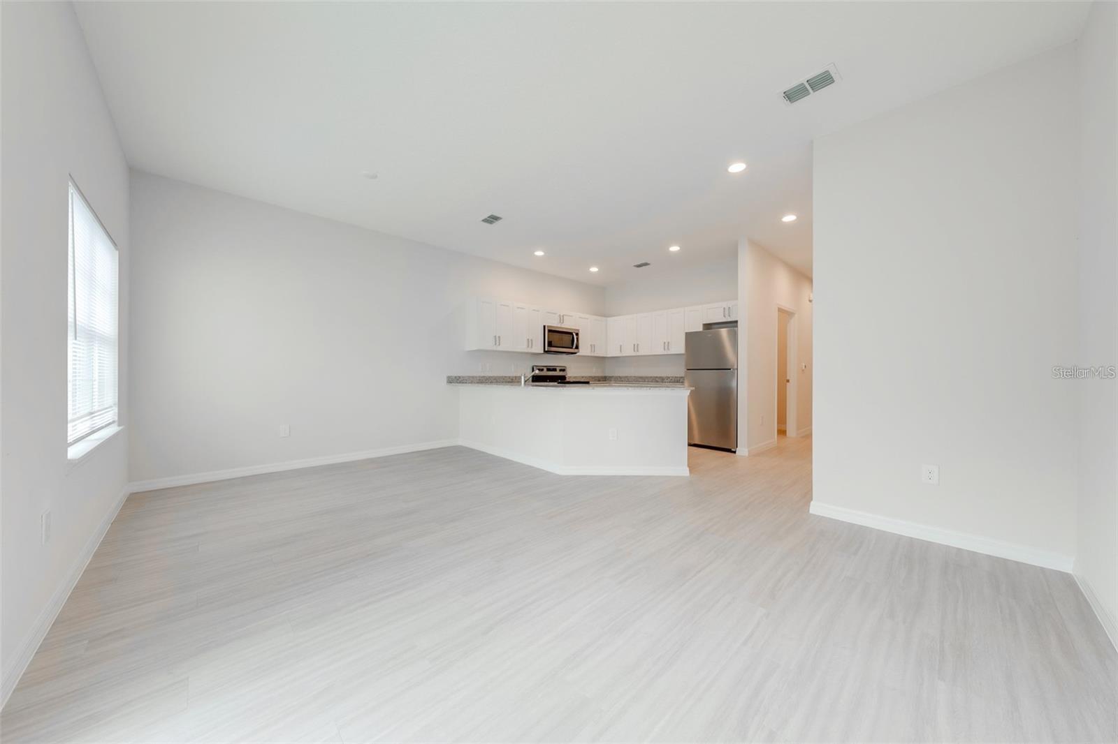 Image 33 of 38 For 2122 Penny Lane