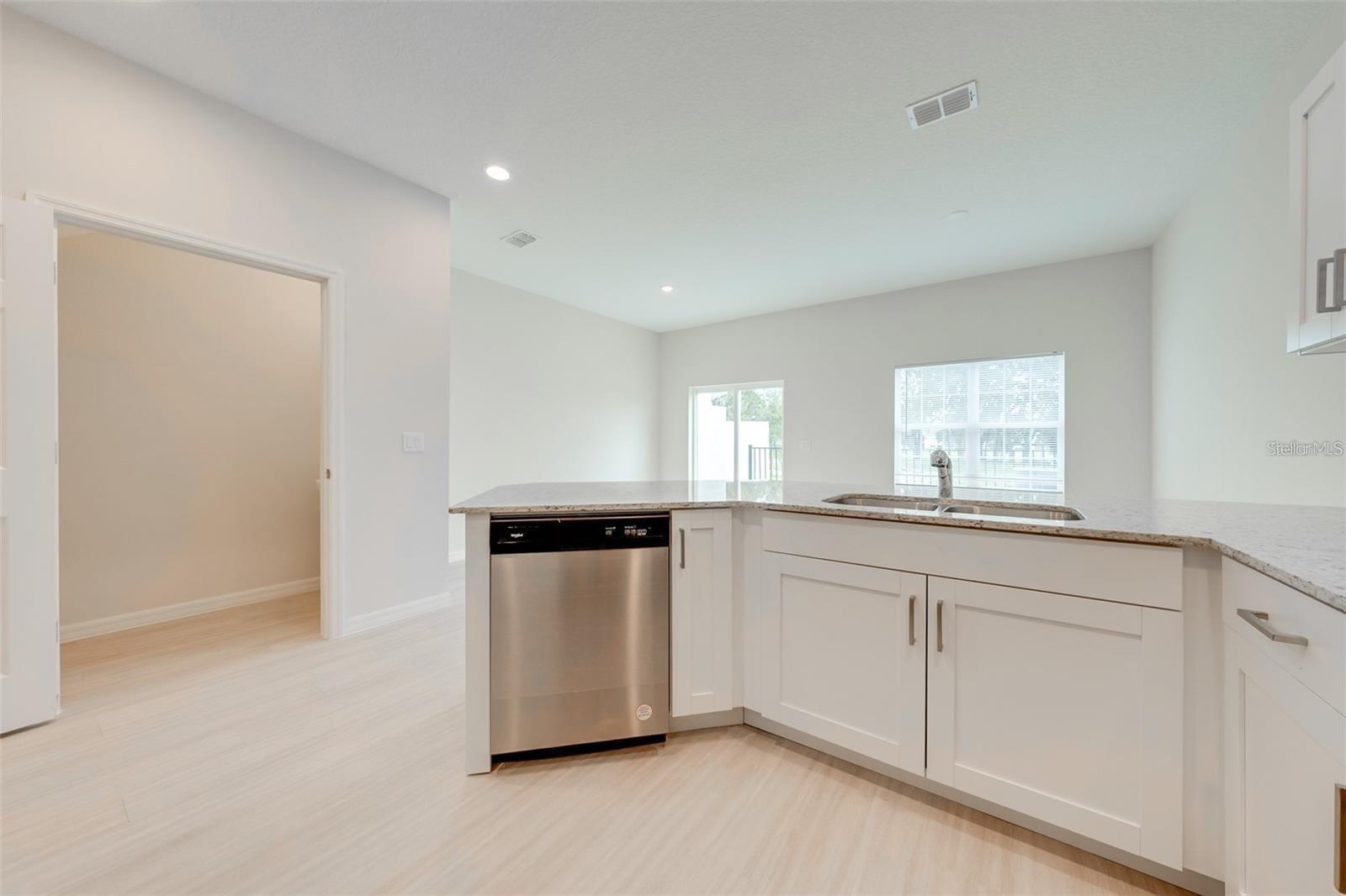 Image 6 of 38 For 2122 Penny Lane