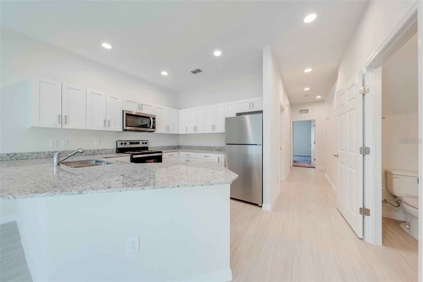 Image 7 of 38 For 2122 Penny Lane