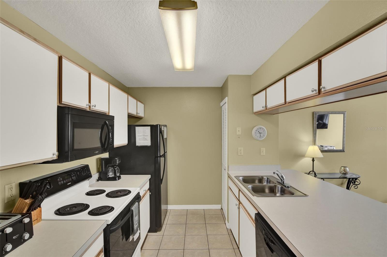 Image 16 of 43 For 8716 Rain Forest Place D