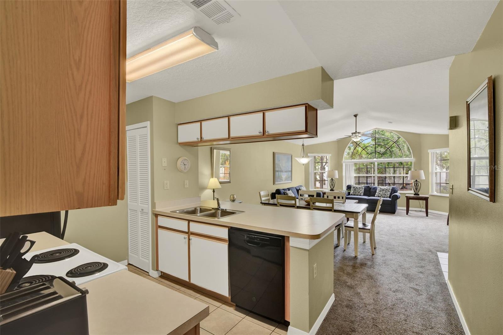 Image 17 of 43 For 8716 Rain Forest Place D