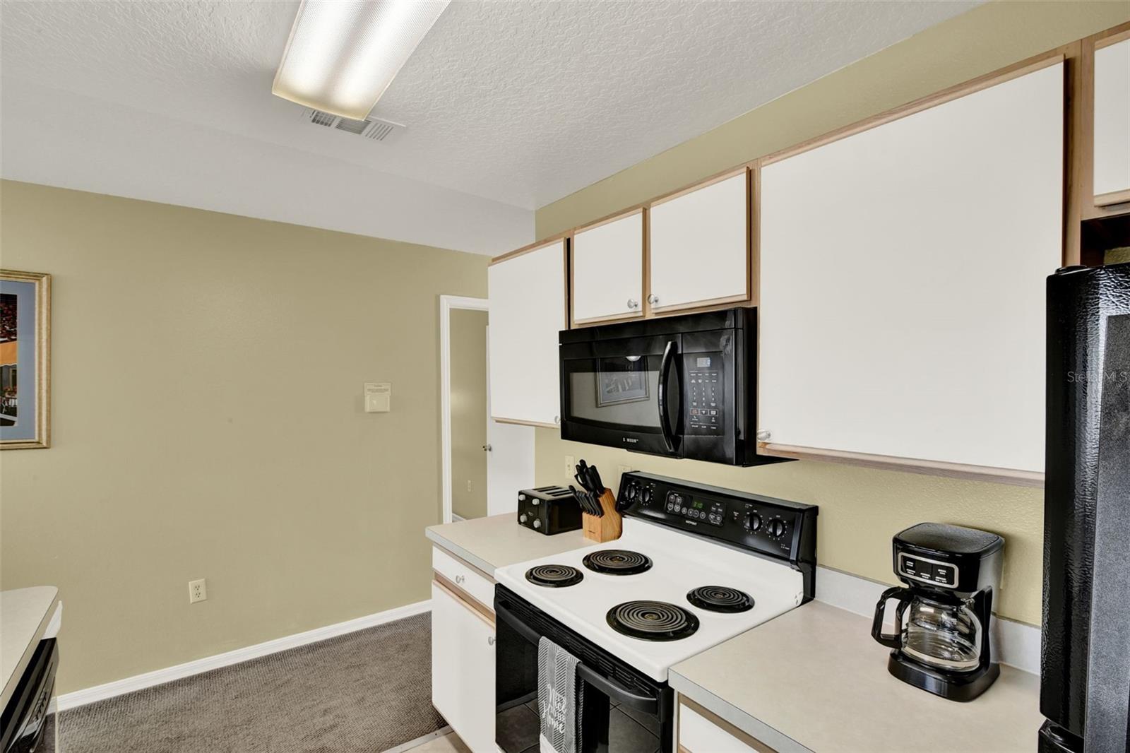 Image 19 of 43 For 8716 Rain Forest Place D