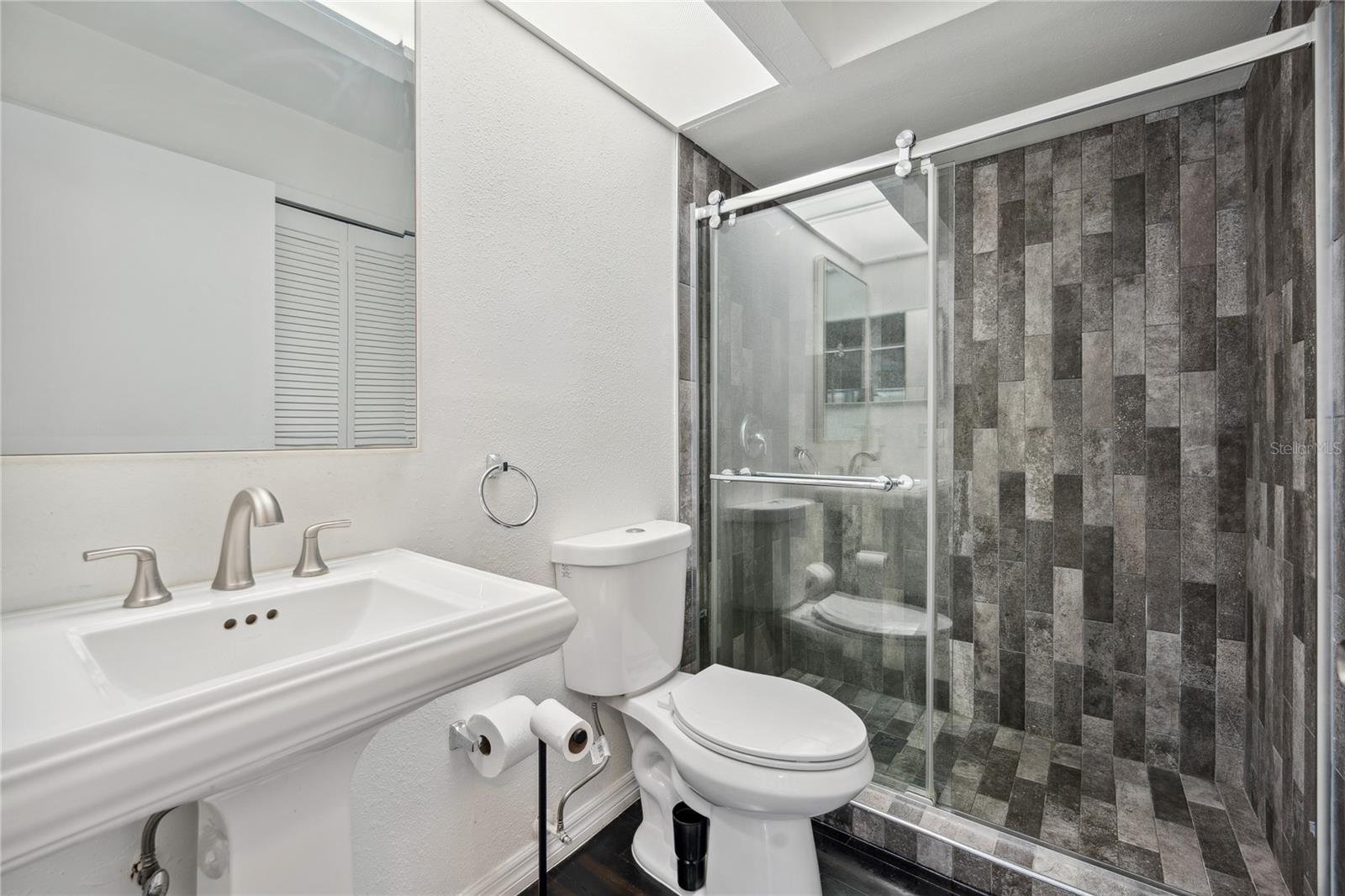 Image 14 of 39 For 7667 Sugar Bend Drive 7667