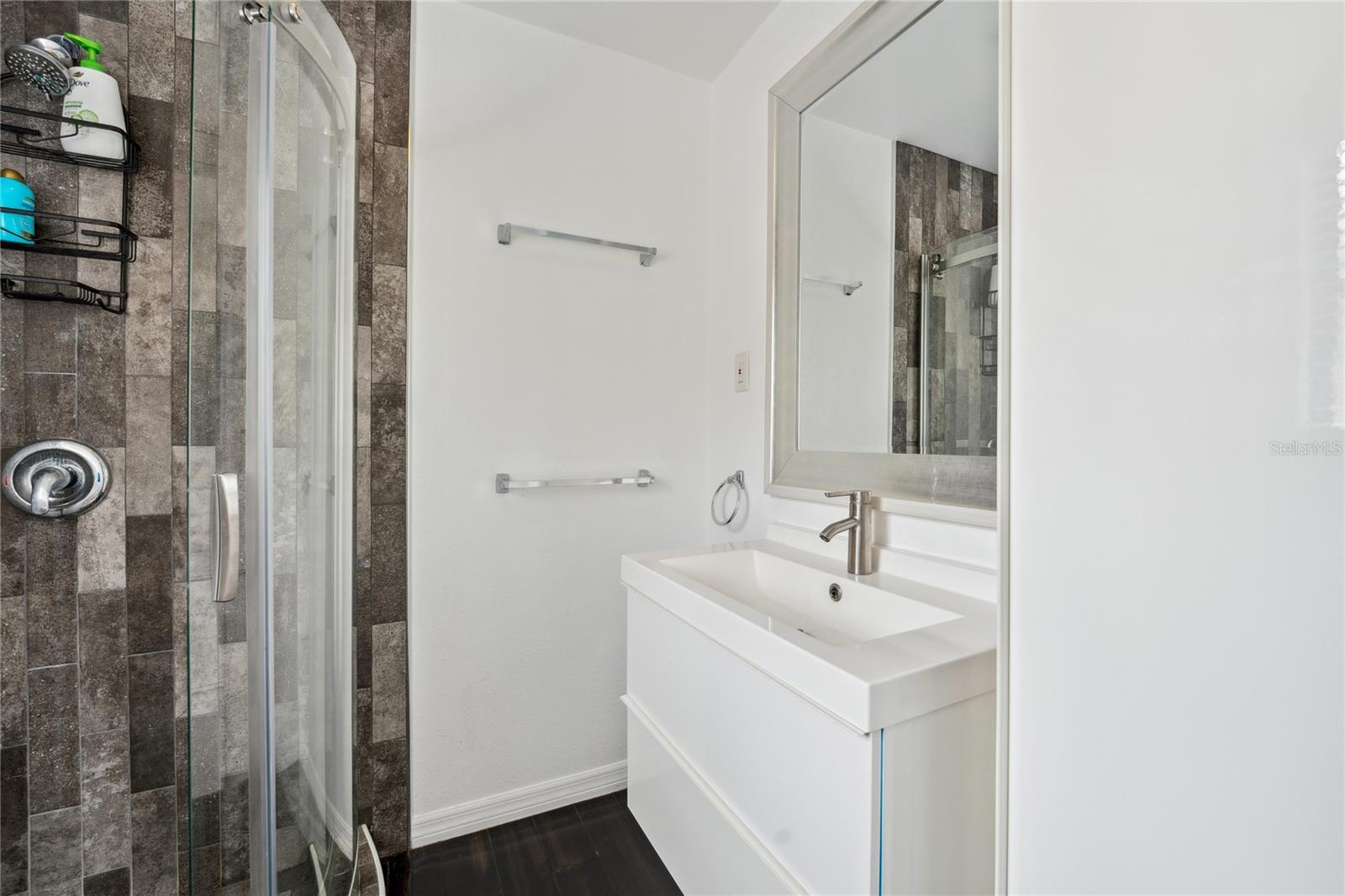 Image 23 of 39 For 7667 Sugar Bend Drive 7667