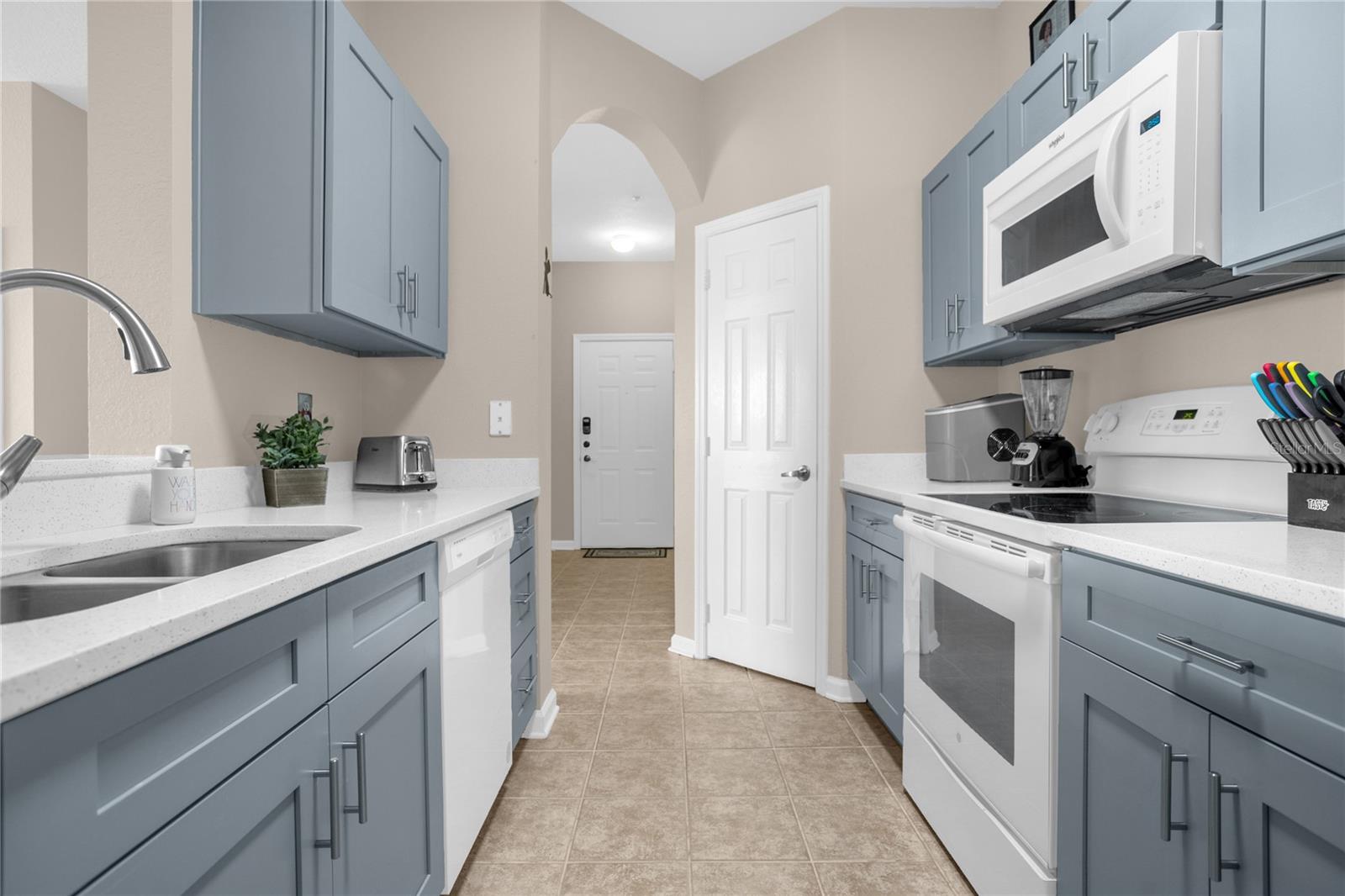 Image 16 of 38 For 2307 Silver Palm Drive 304