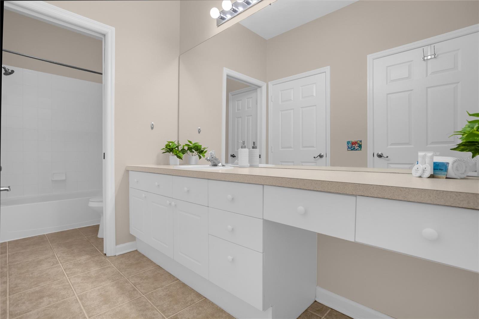 Image 6 of 38 For 2307 Silver Palm Drive 304