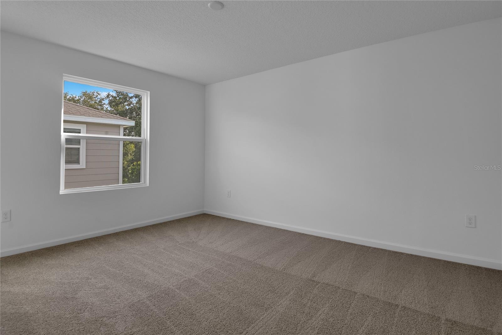 Image 12 of 22 For 762 Lake Dell Avenue