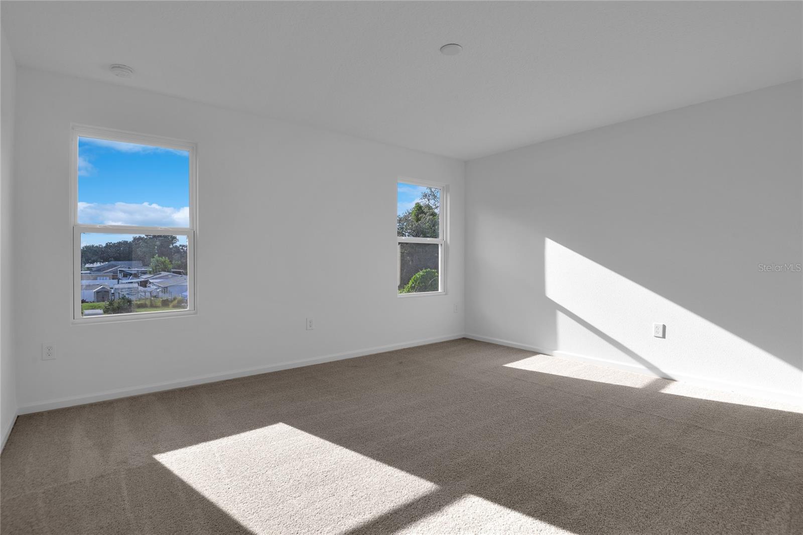 Image 13 of 22 For 762 Lake Dell Avenue