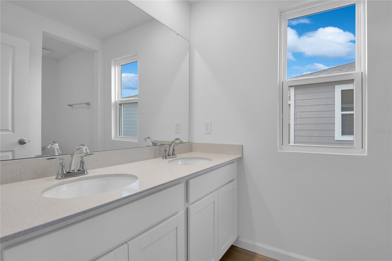 Image 18 of 22 For 762 Lake Dell Avenue