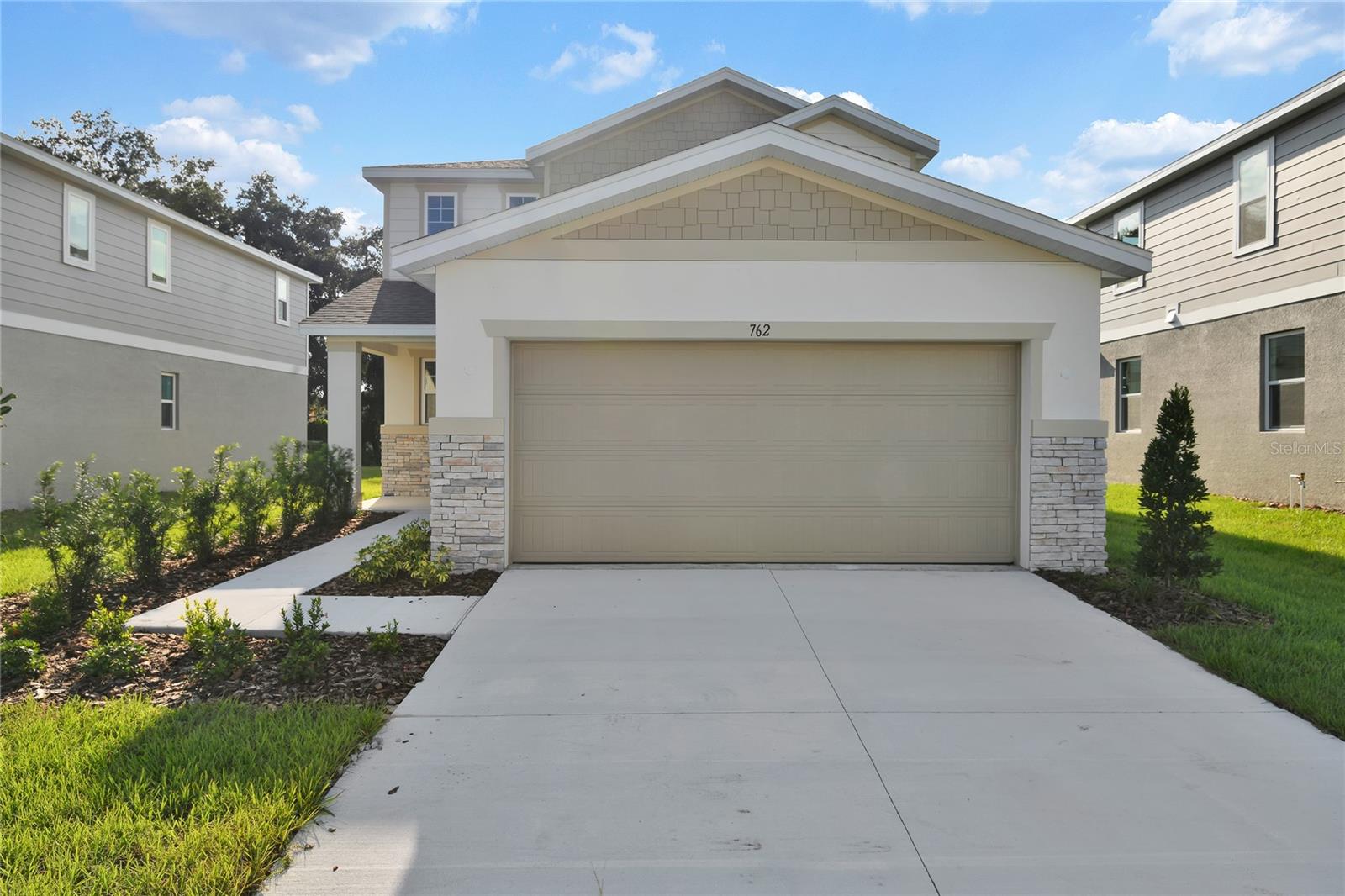 Image 2 of 22 For 762 Lake Dell Avenue