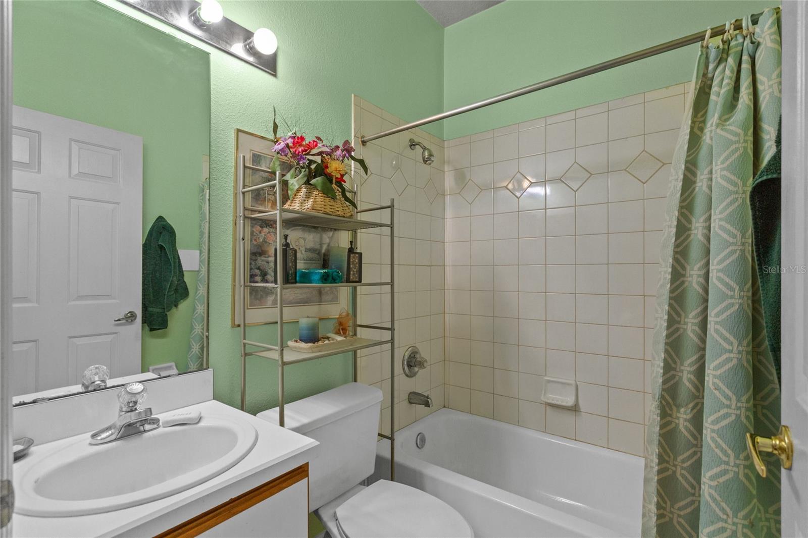 Image 15 of 32 For 906 Berwick Drive