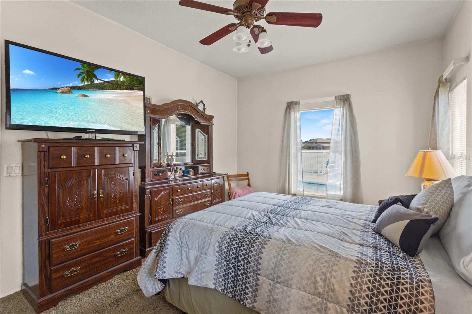 Image 17 of 32 For 906 Berwick Drive