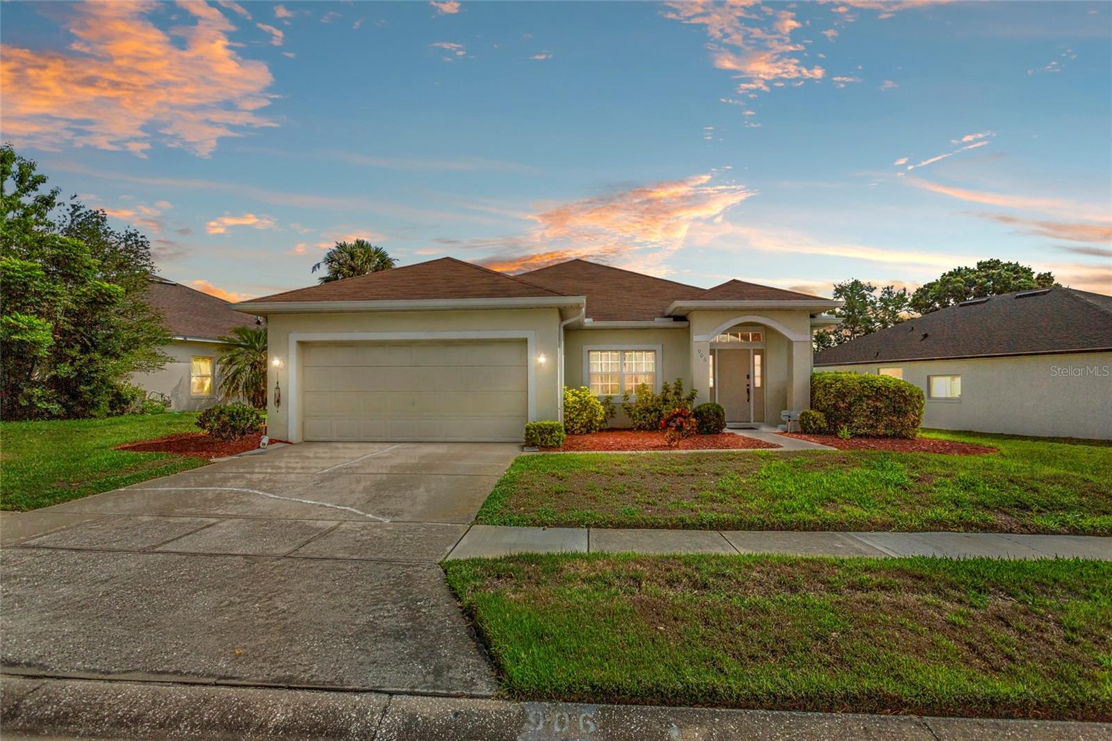 Image 2 of 32 For 906 Berwick Drive