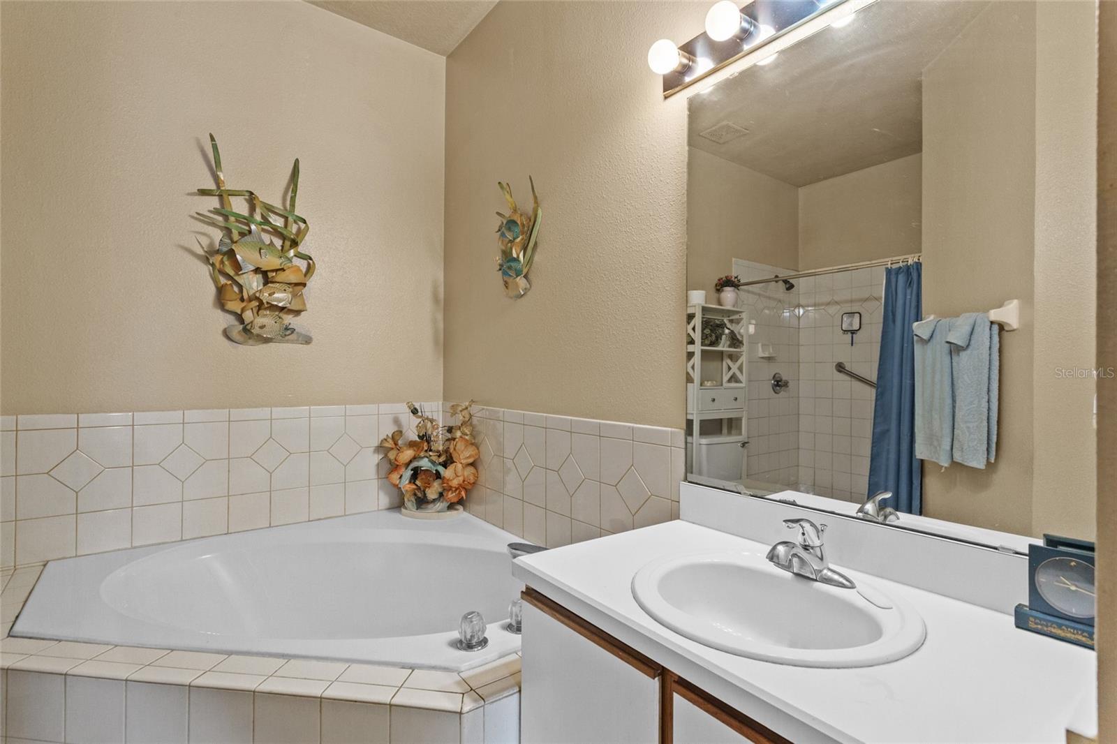 Image 20 of 32 For 906 Berwick Drive