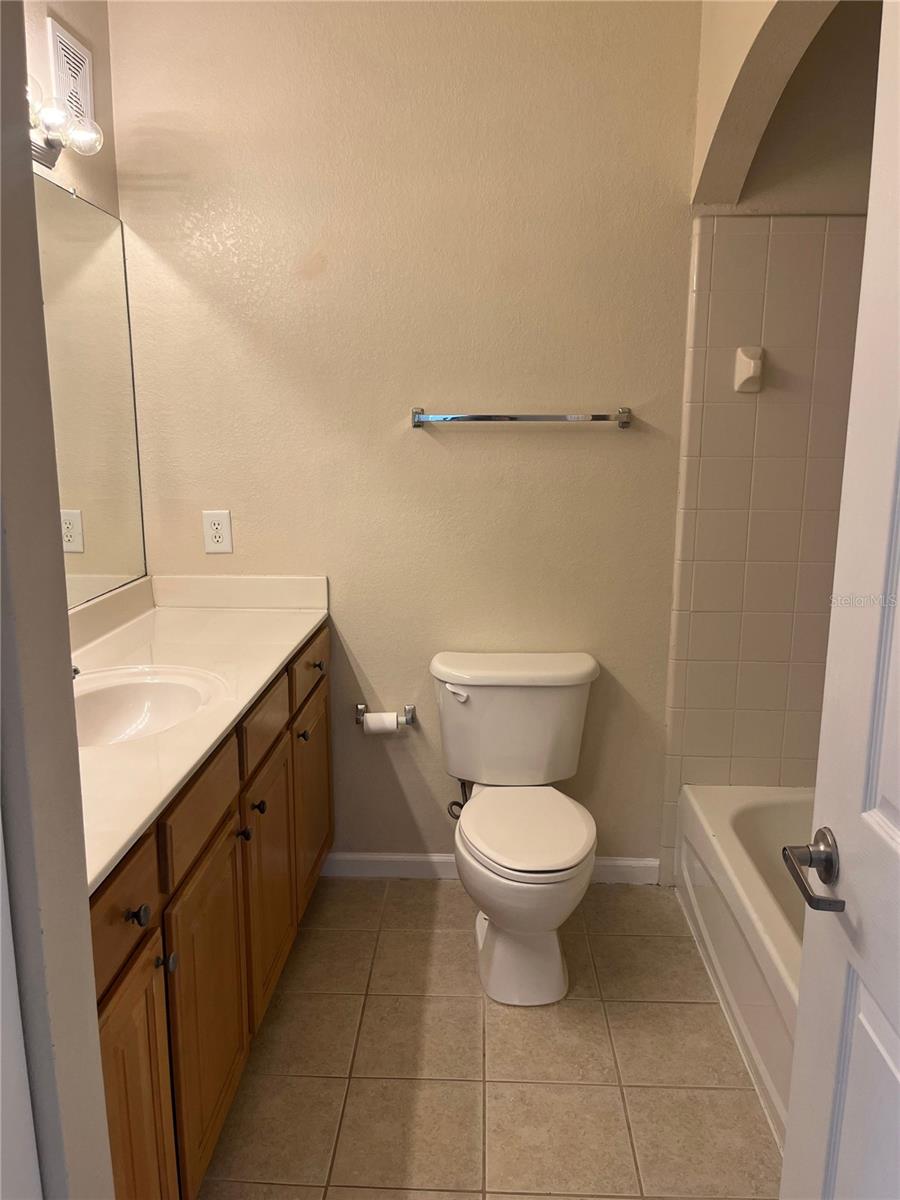 Image 15 of 18 For 11903 Sandy Knoll Court 916