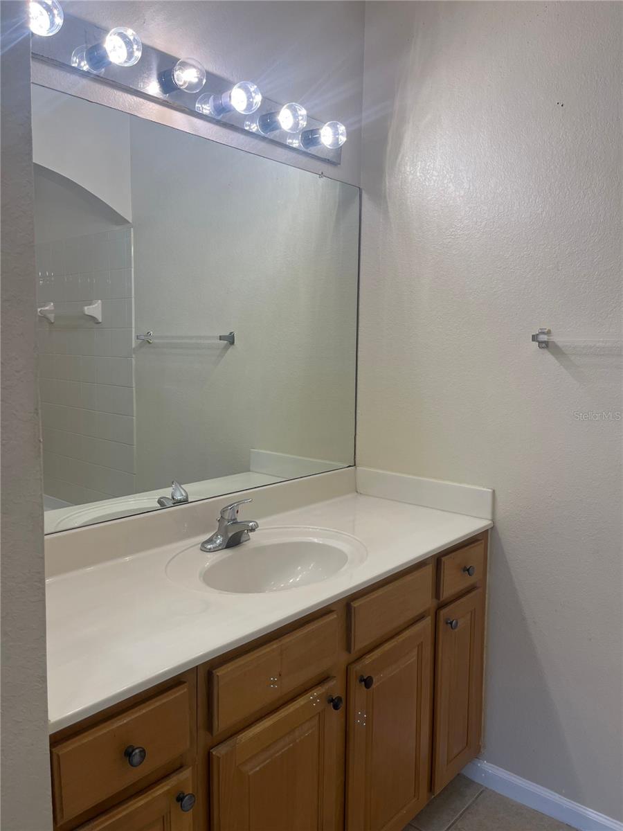 Image 17 of 18 For 11903 Sandy Knoll Court 916