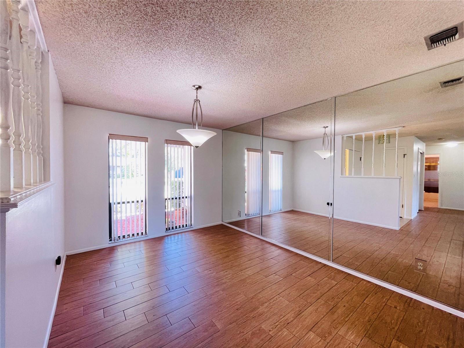 Image 4 of 24 For 428 Breakwater Drive