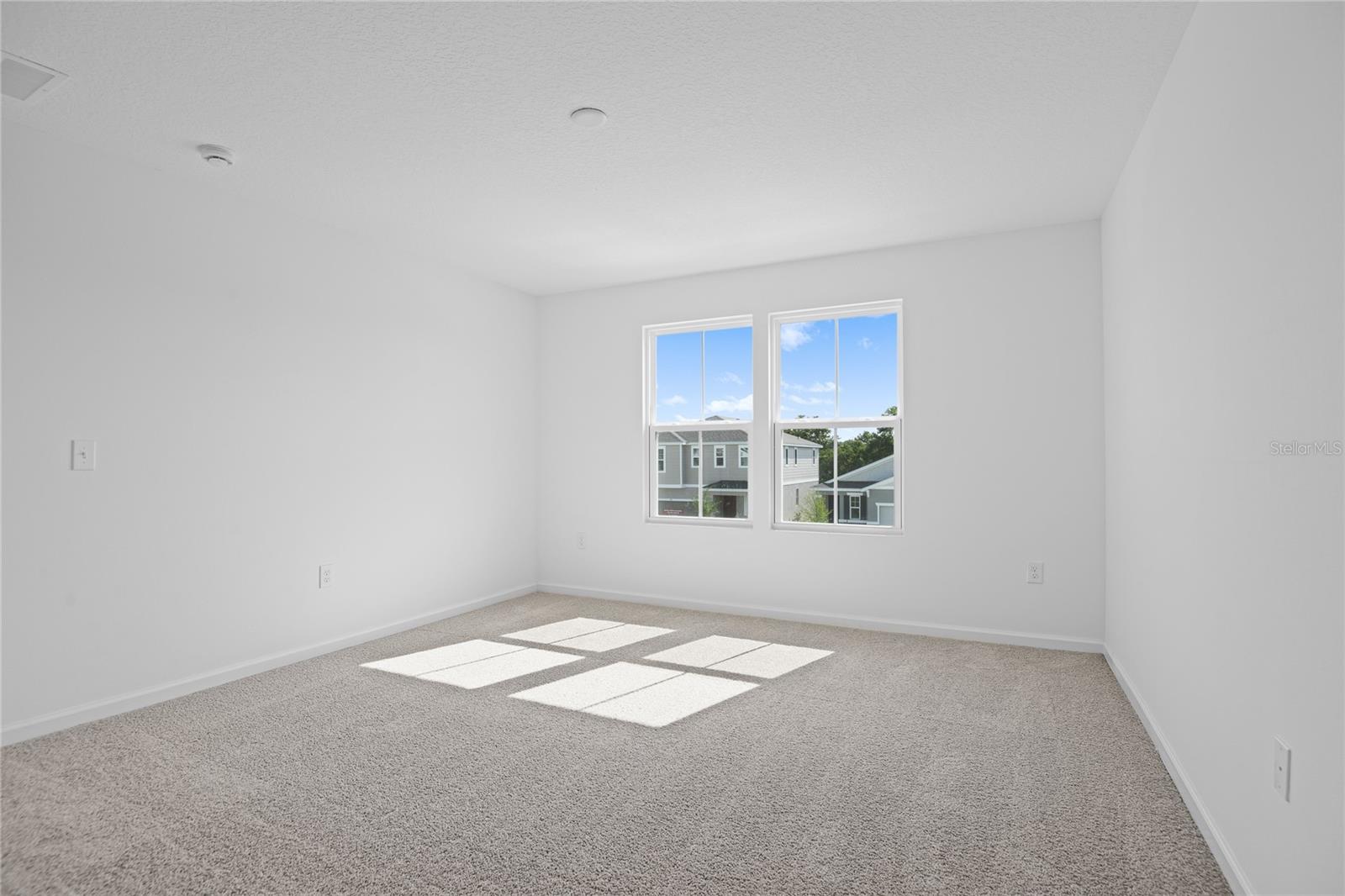 Image 12 of 20 For 746 Lake Dell Avenue