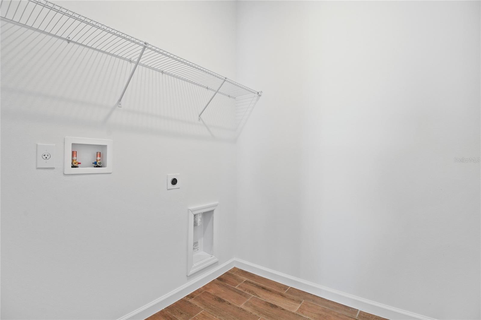 Image 17 of 20 For 746 Lake Dell Avenue
