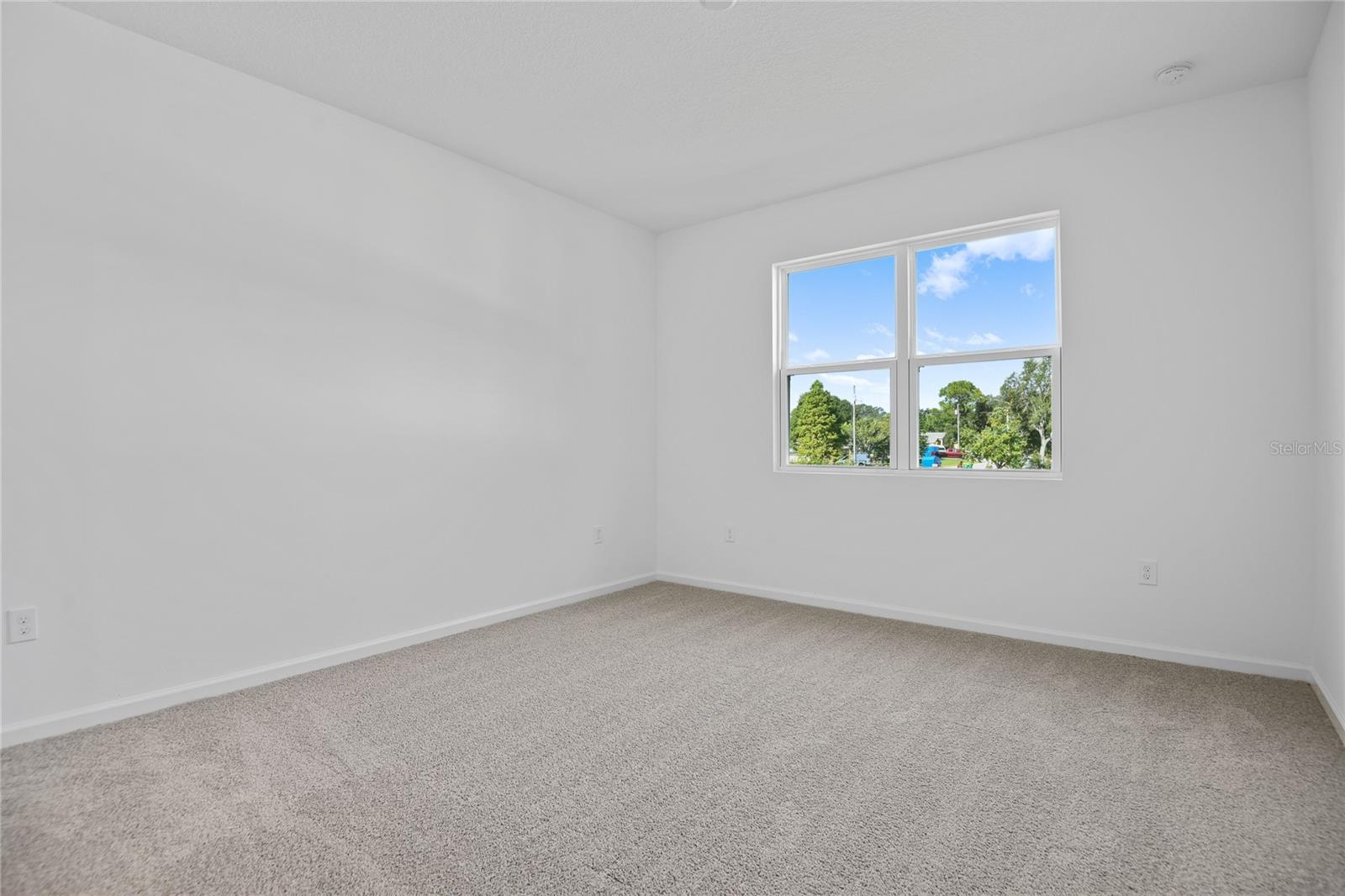 Image 9 of 20 For 746 Lake Dell Avenue