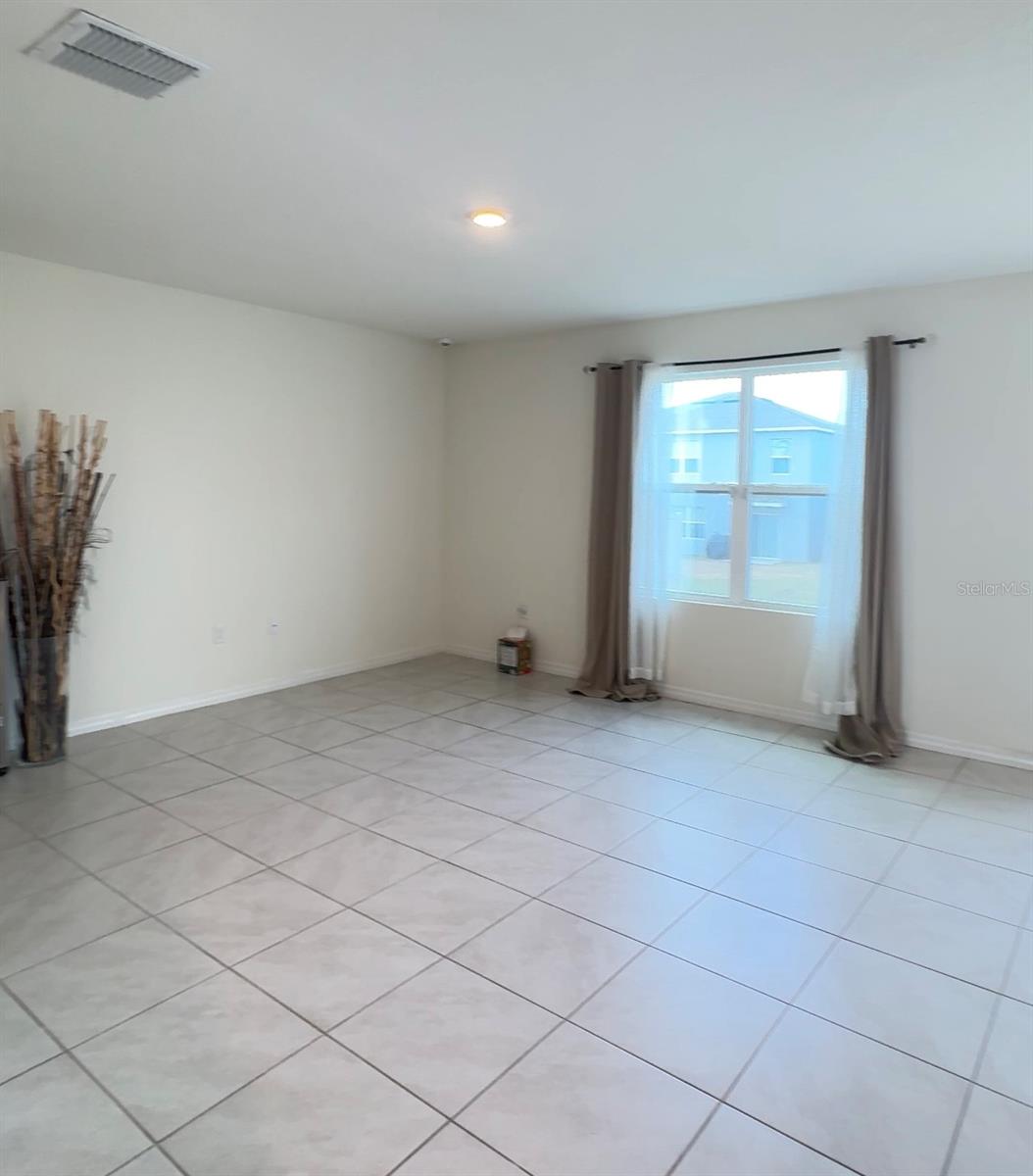Image 10 of 11 For 2652 Magnolia Avenue