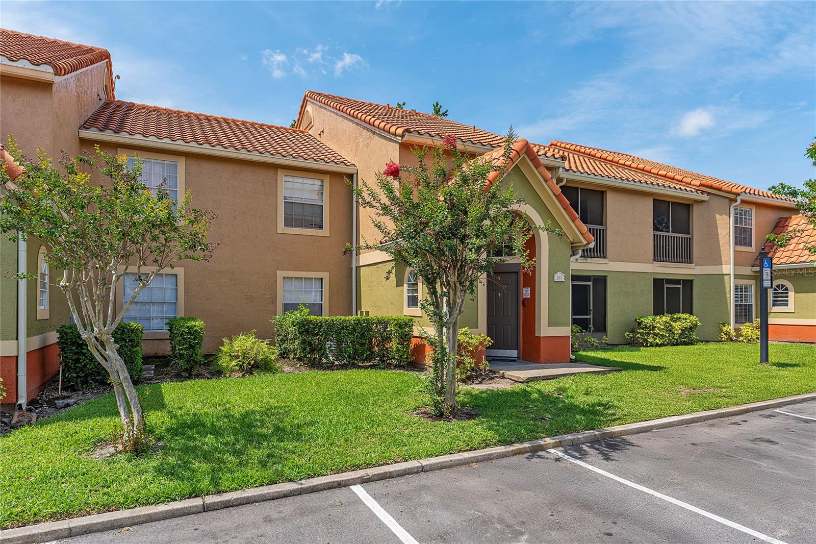 Image 2 of 19 For 437 Fountainhead Circle 283
