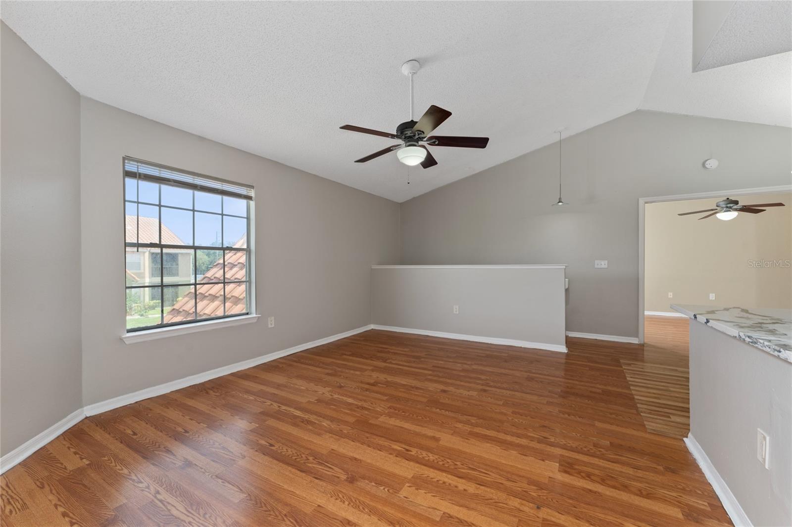 Image 6 of 19 For 437 Fountainhead Circle 283