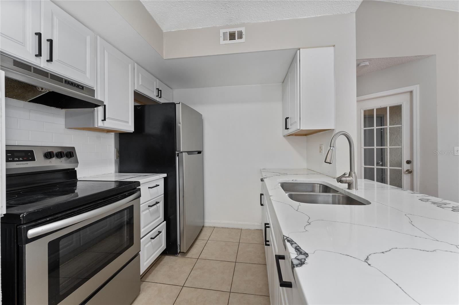 Image 7 of 19 For 437 Fountainhead Circle 283